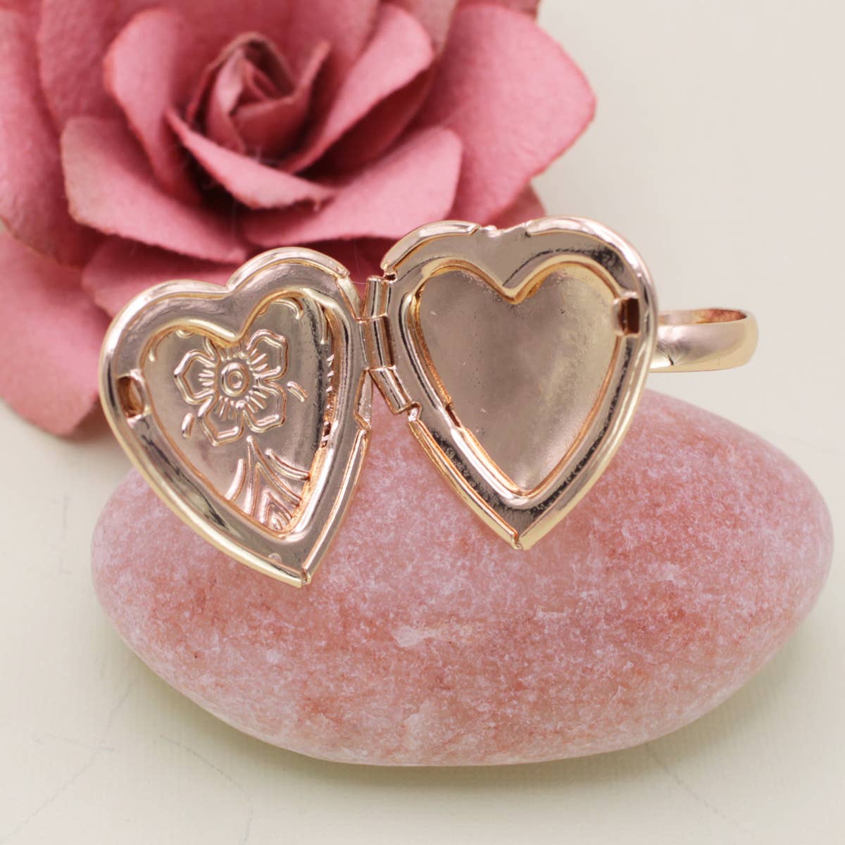 CHERISHED MEMORIES GOLD LOCKET RING