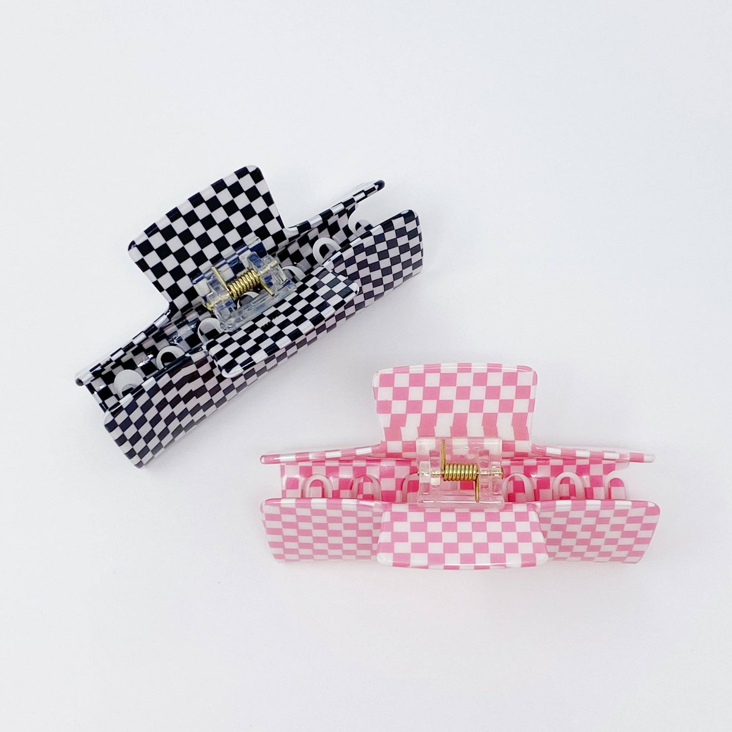 OVERSIZED CHECKERED HAIR CLAW