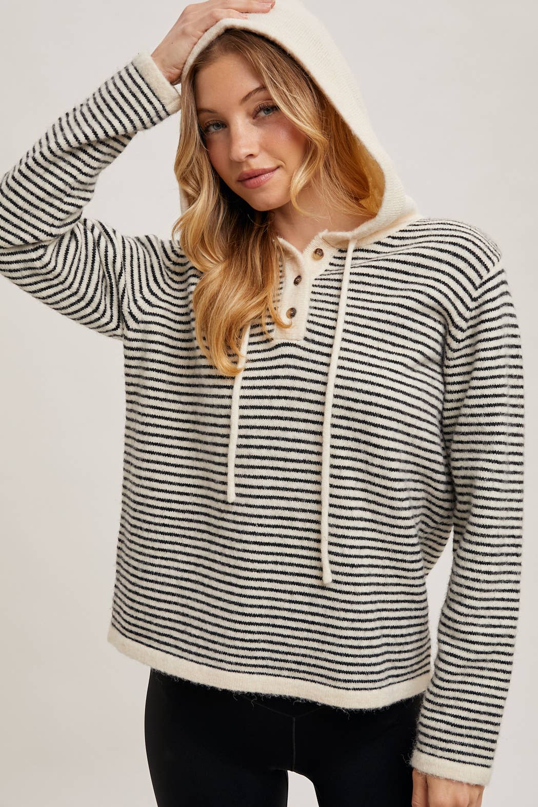 Bluivy - HENLEY SWEATER WITH HOODIE: MOCHA/CREAM / M