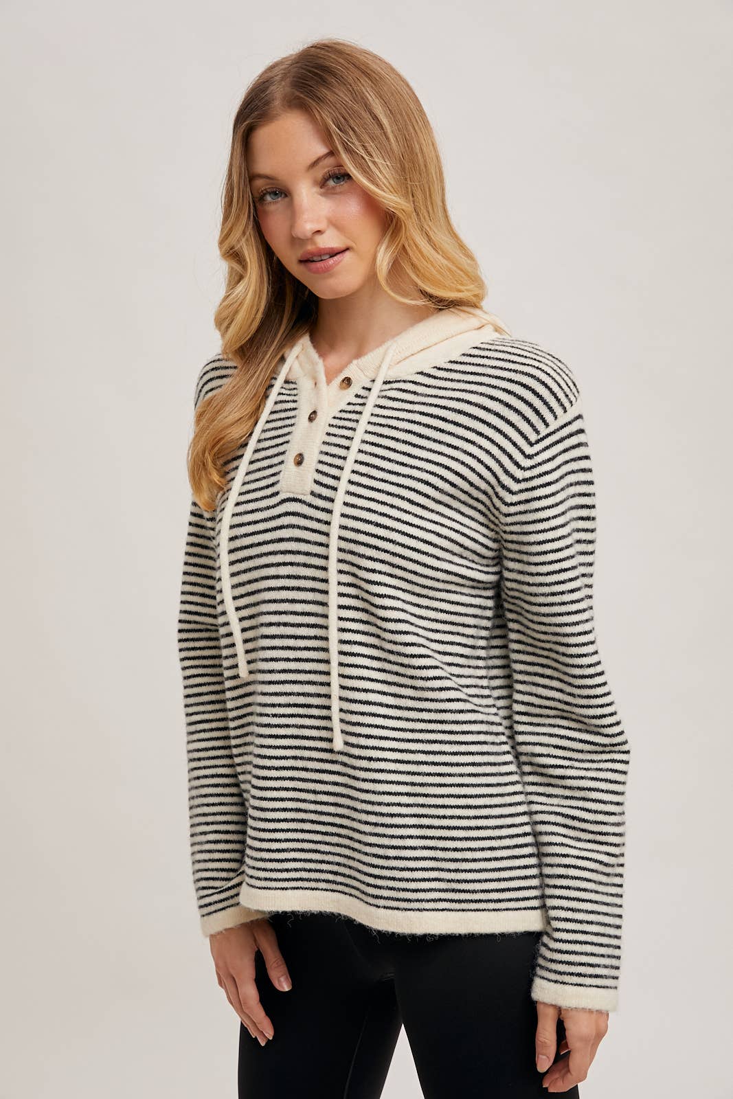 Bluivy - HENLEY SWEATER WITH HOODIE: MOCHA/CREAM / S