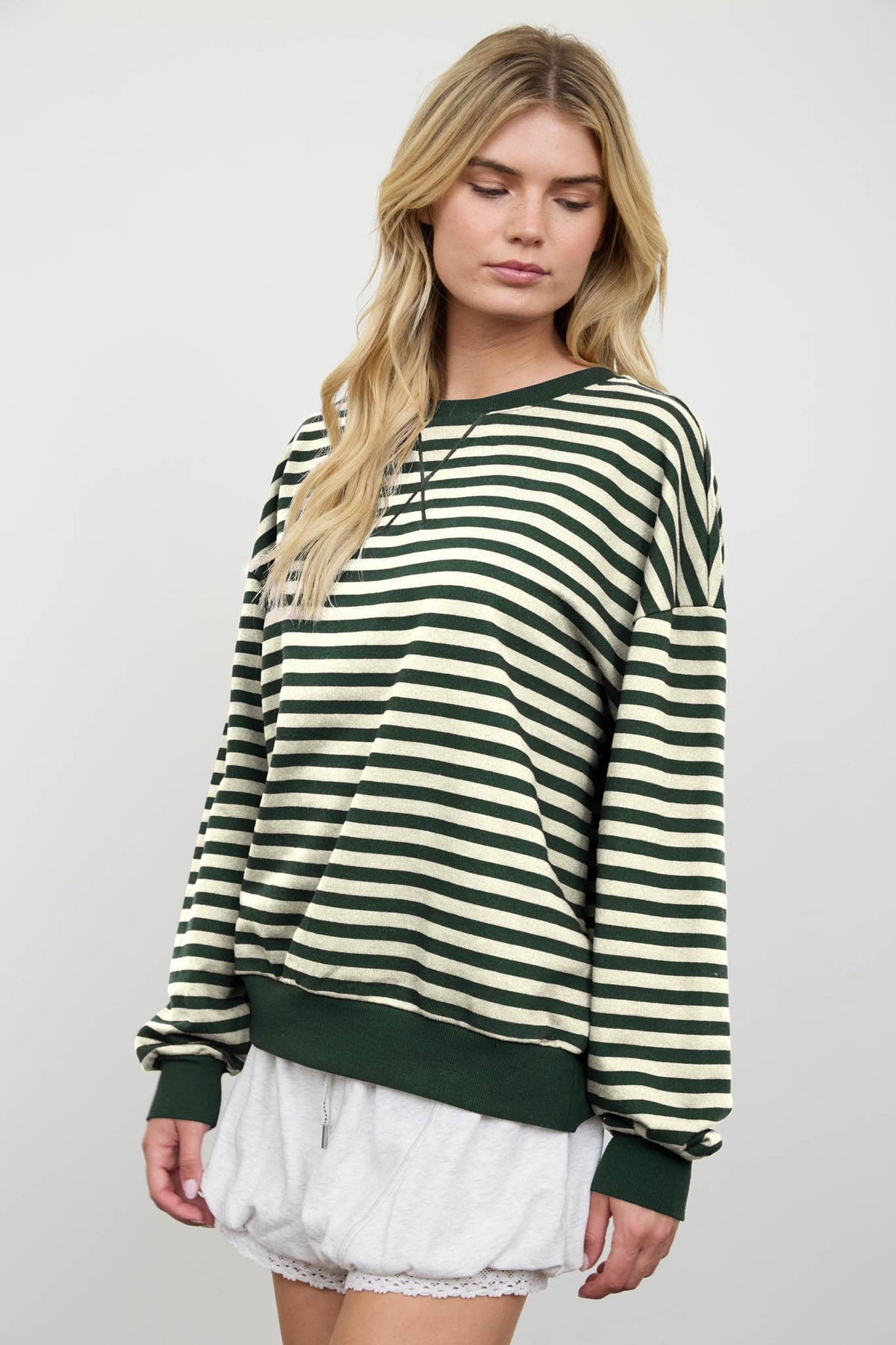 STRIPE V STITCH DETAIL LONG SLEEVE KNIT TOP: HUNTER GREEN