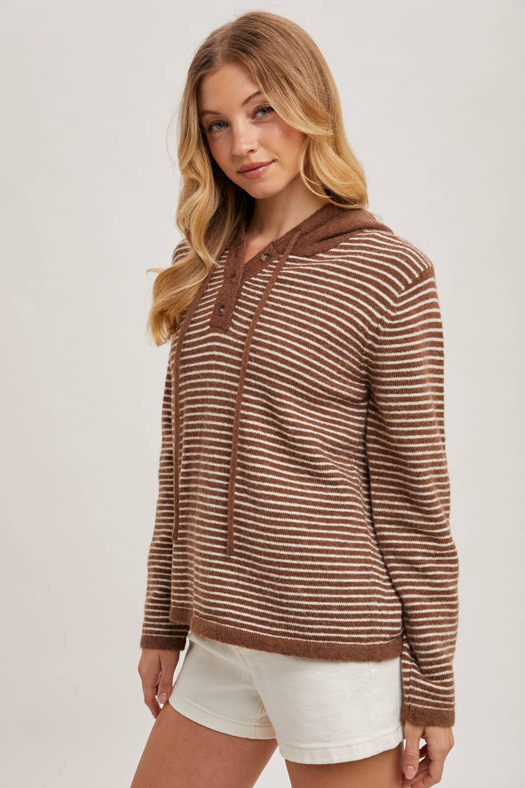 Bluivy - HENLEY SWEATER WITH HOODIE: MOCHA/CREAM / S