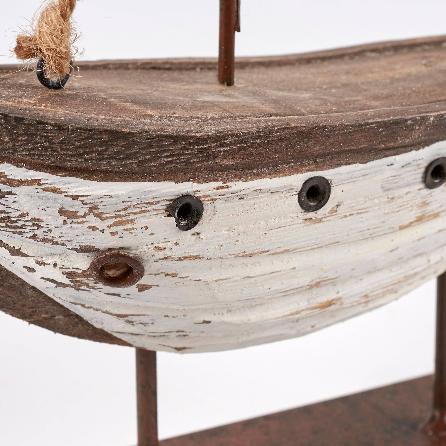 PRIMITIVE SAILBOAT SITTER