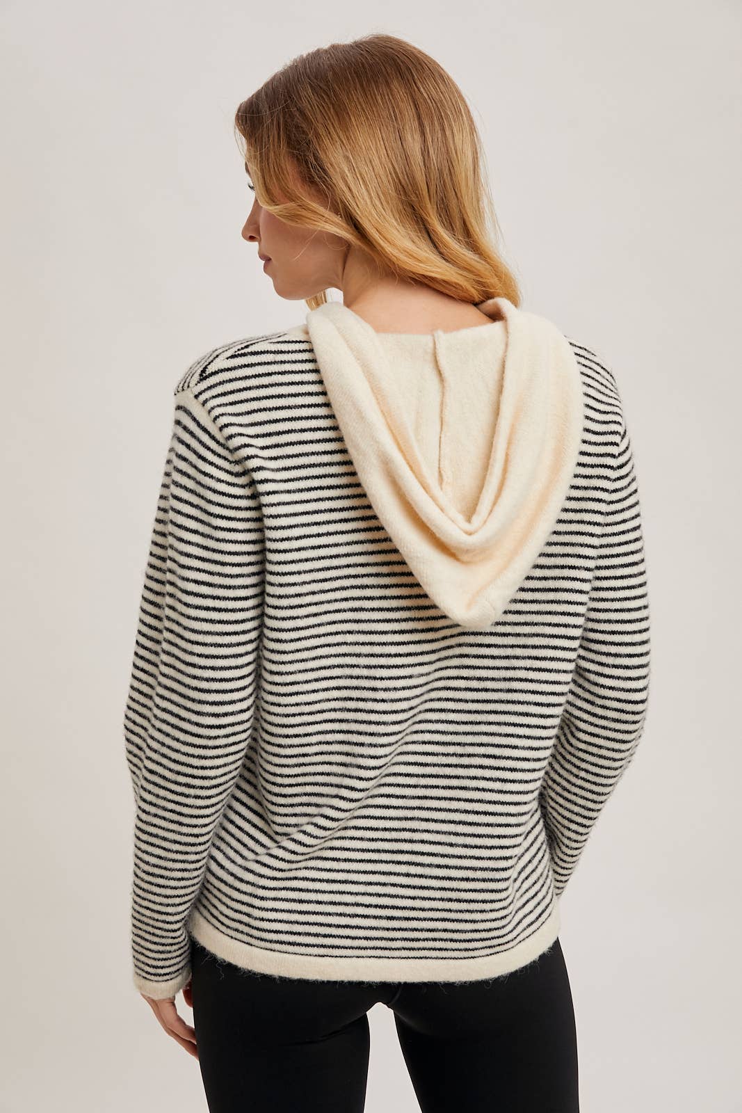 Bluivy - HENLEY SWEATER WITH HOODIE: MOCHA/CREAM / L