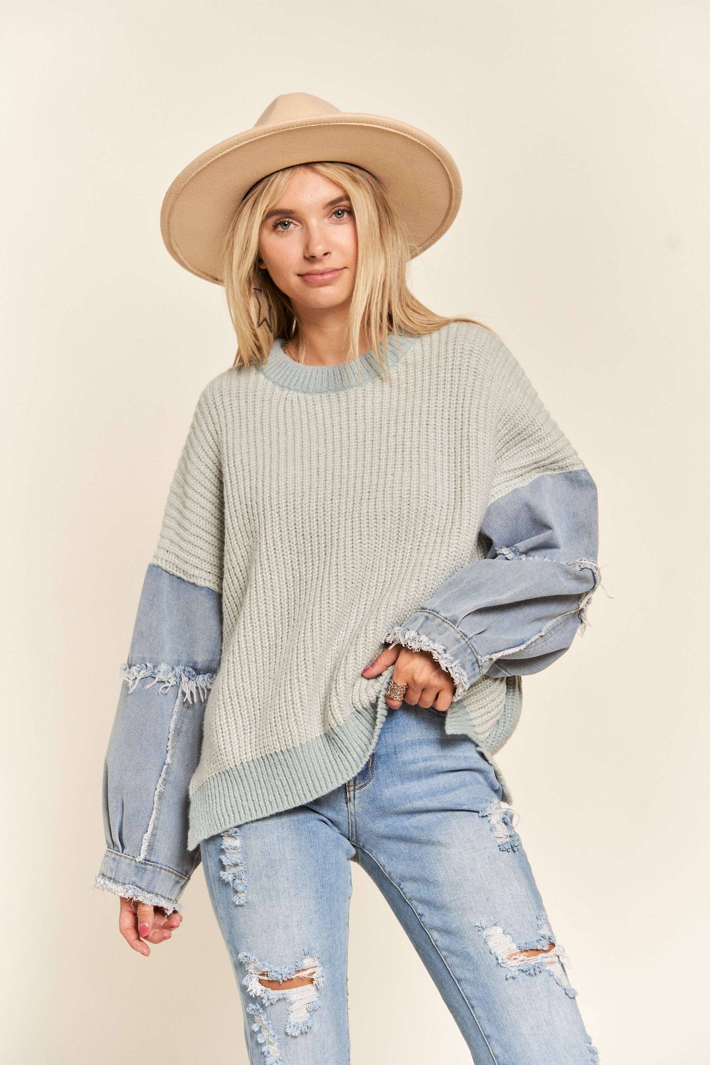 FRAYED DENIM SLEEVE SWEATER TOP