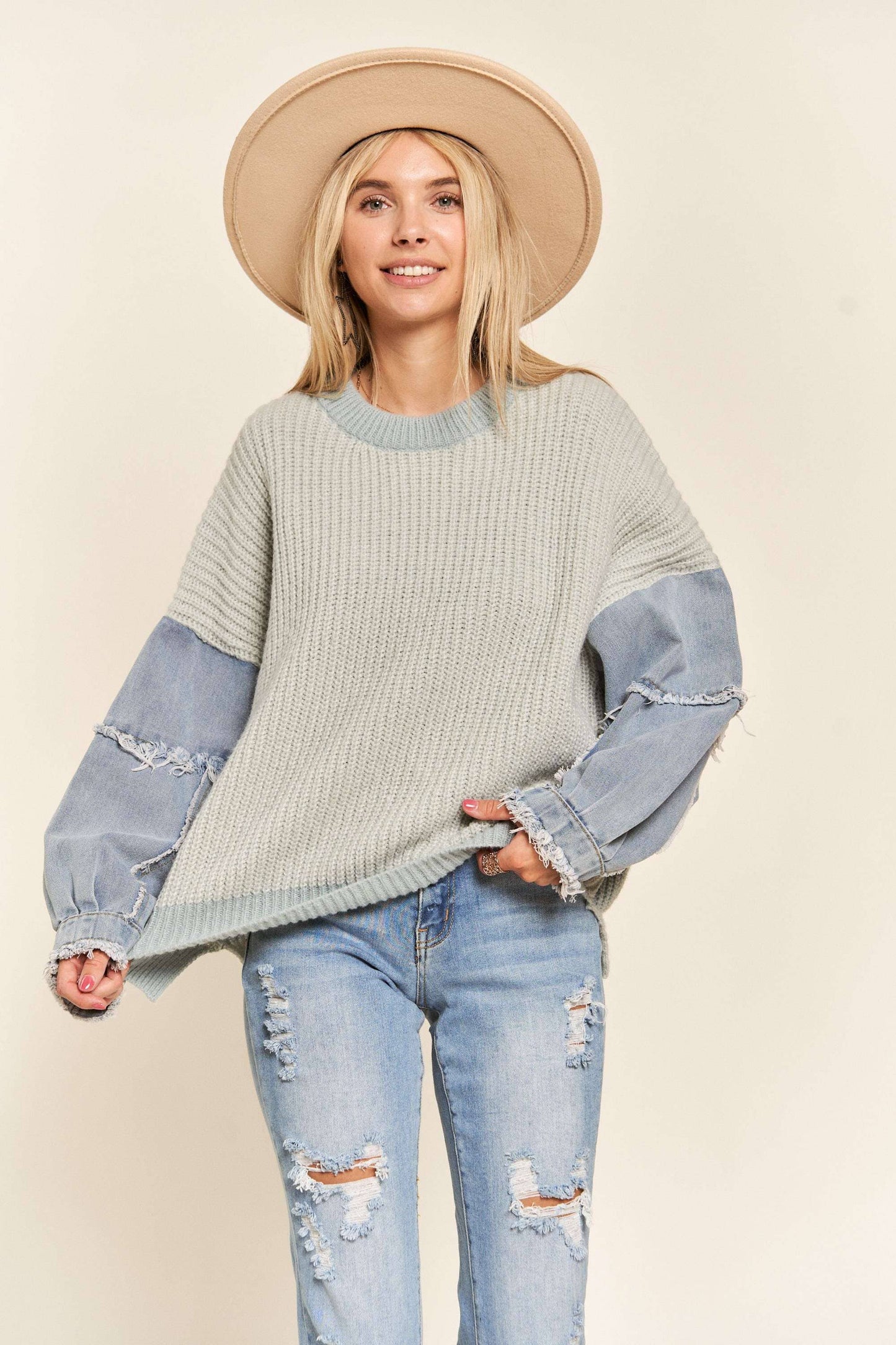 FRAYED DENIM SLEEVE SWEATER TOP