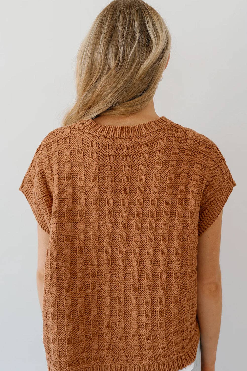 CAMEL ROUND NECK KNIT TOP