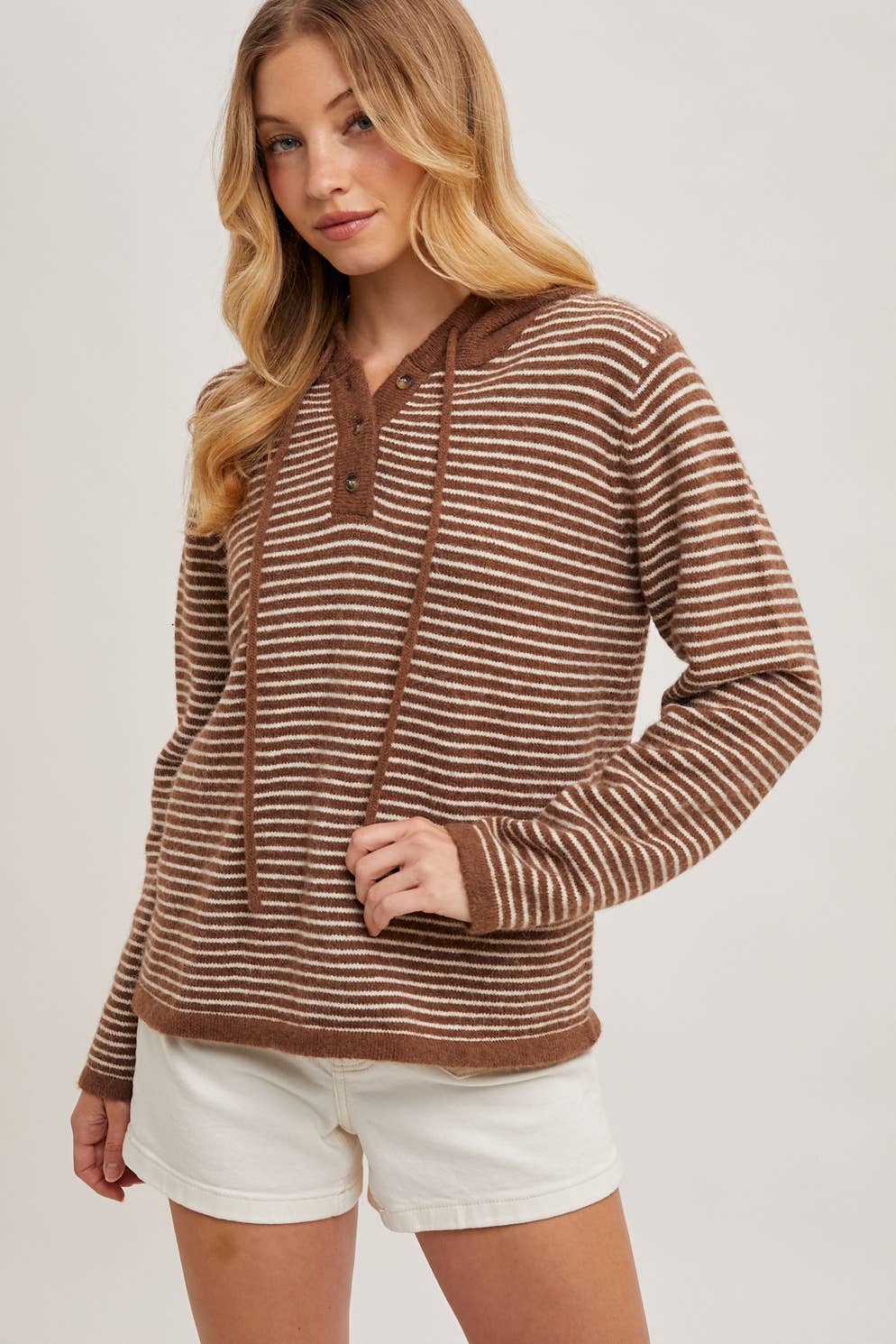Bluivy - HENLEY SWEATER WITH HOODIE: MOCHA/CREAM / S
