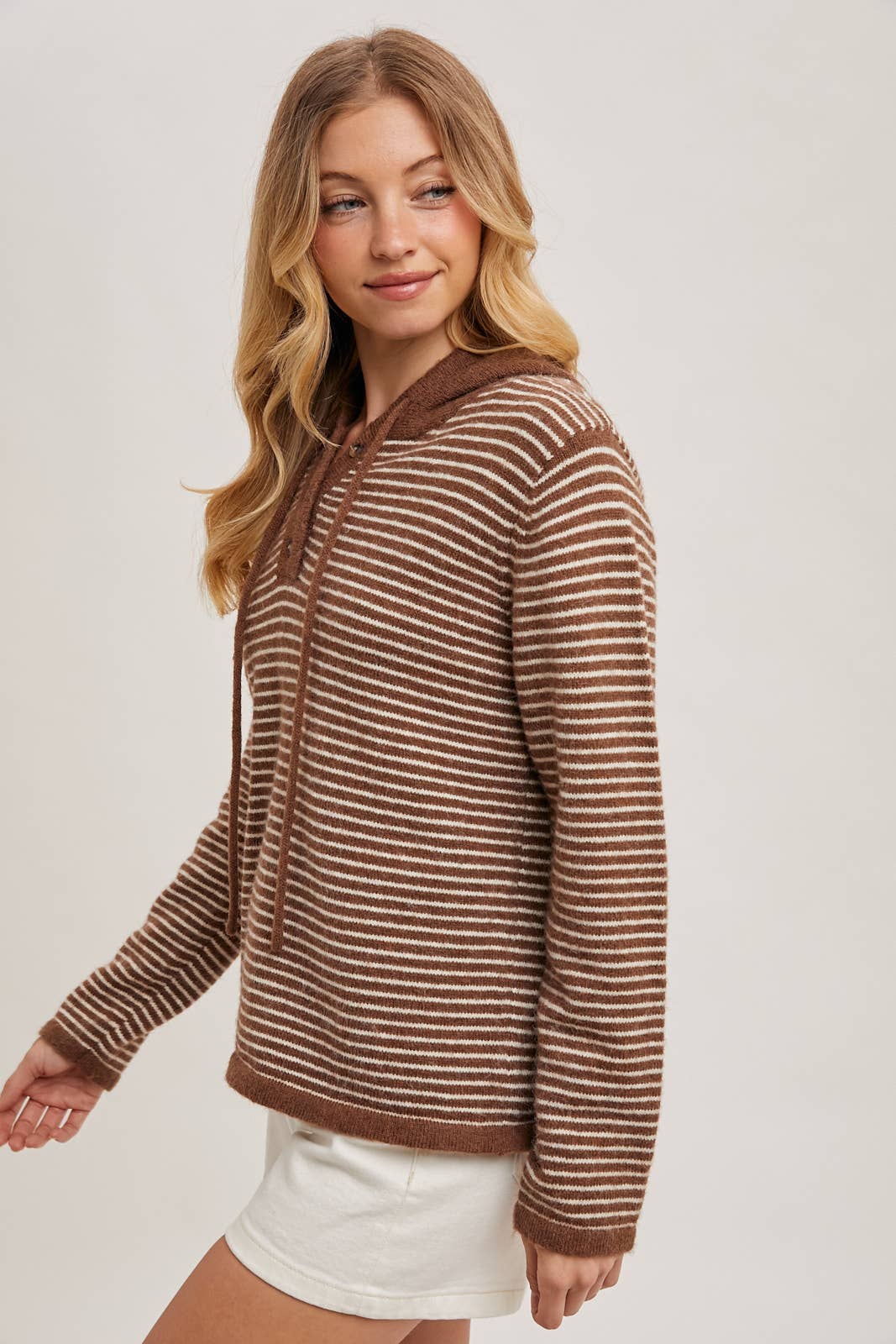 Bluivy - HENLEY SWEATER WITH HOODIE: MOCHA/CREAM / M