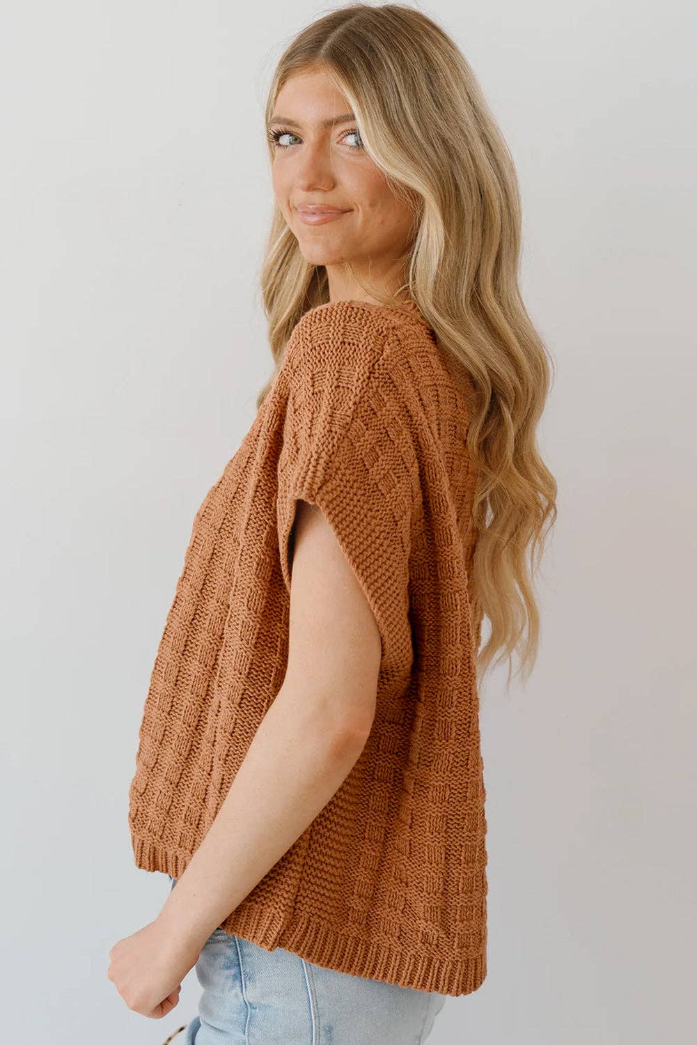 CAMEL ROUND NECK KNIT TOP