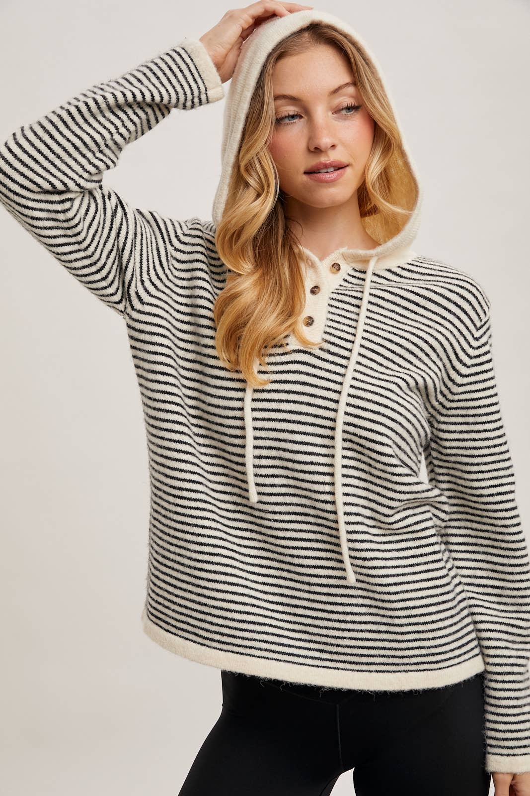 Bluivy - HENLEY SWEATER WITH HOODIE: MOCHA/CREAM / S