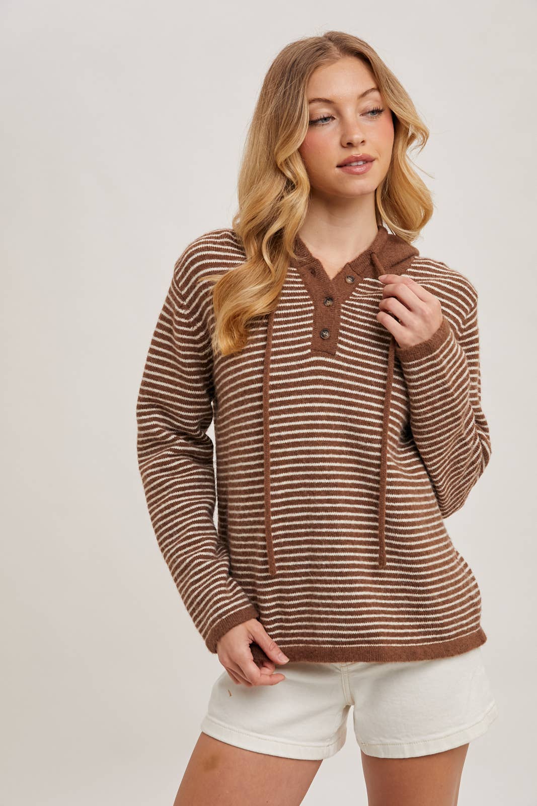 Bluivy - HENLEY SWEATER WITH HOODIE: MOCHA/CREAM / S