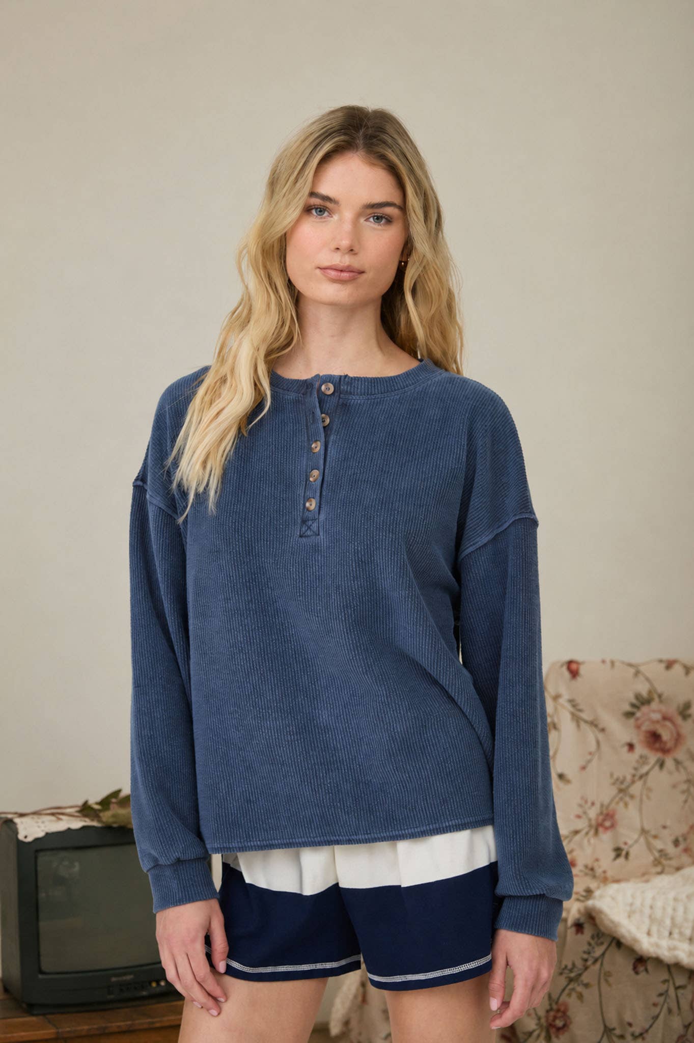 HENLEY RIBBED BOXY LONG SLEEVE WASHED KNIT TOP