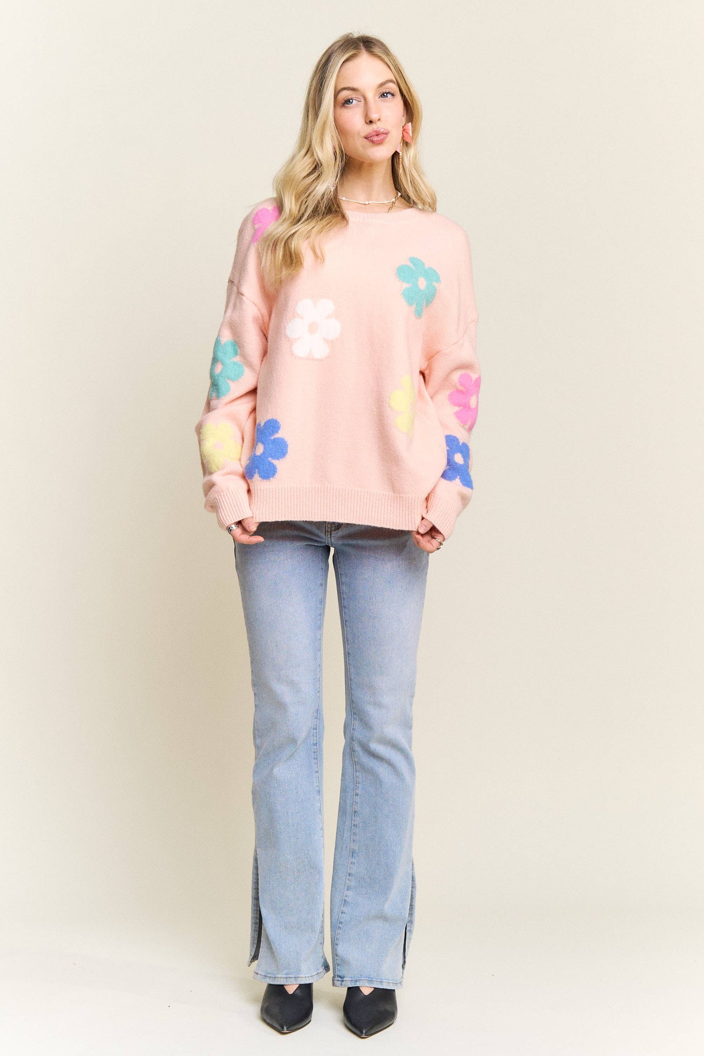 FLOWER POPPED SWEATER TOP