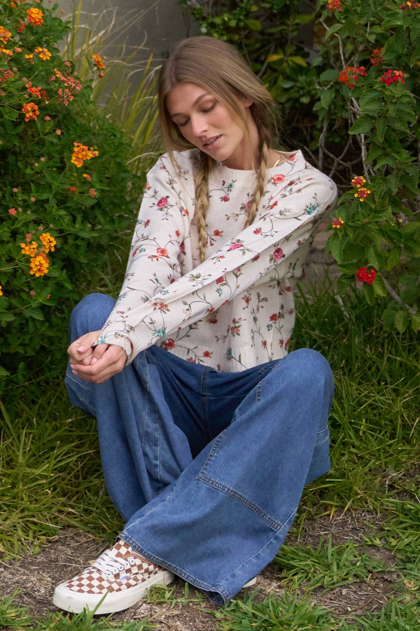 FLORAL LIGHTWEIGHT LONGSLEEVE SWEATER