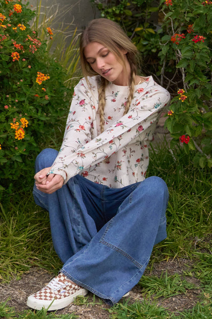 FLORAL LIGHTWEIGHT LONGSLEEVE SWEATER