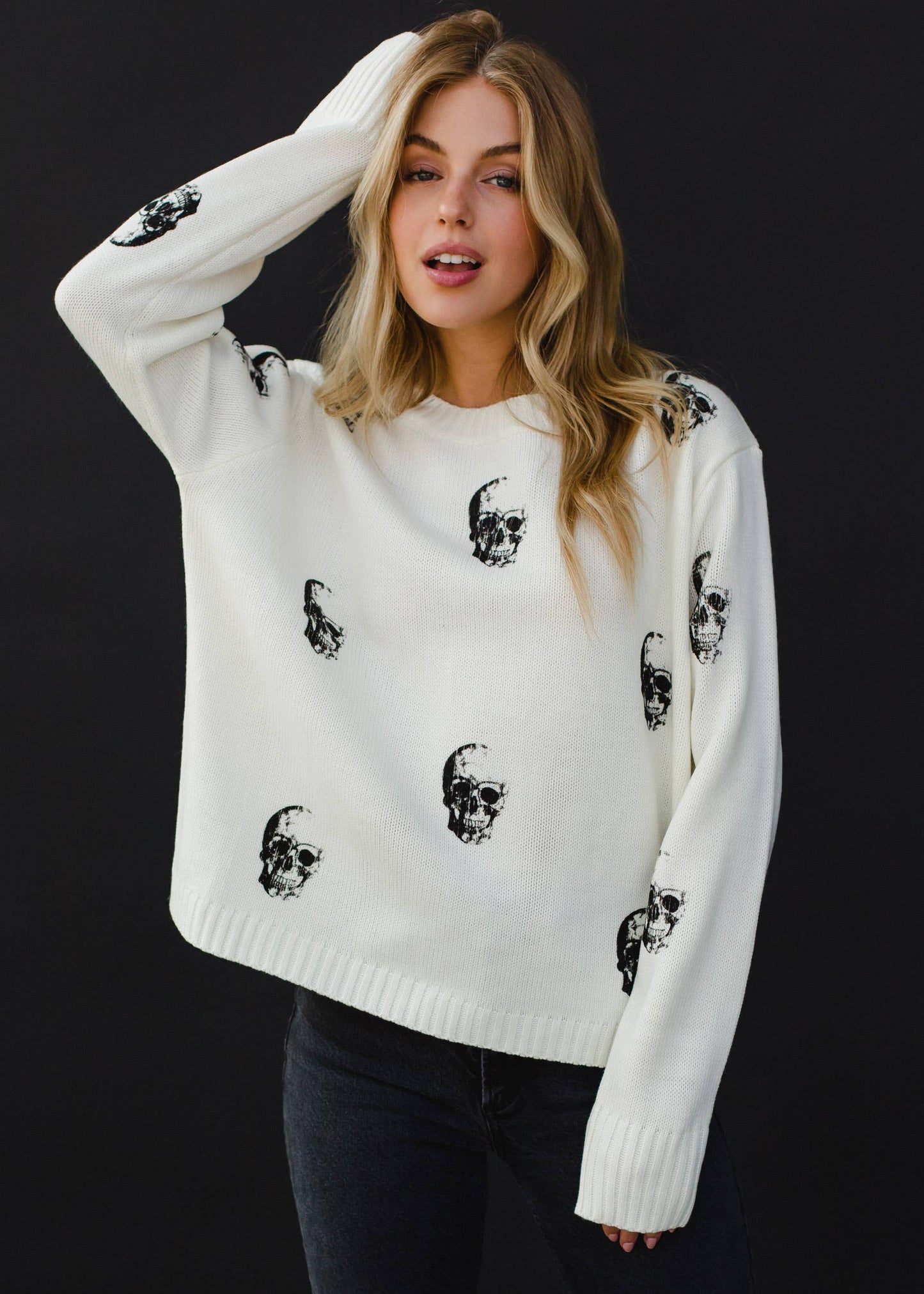 CREAM SKULL SWEATER