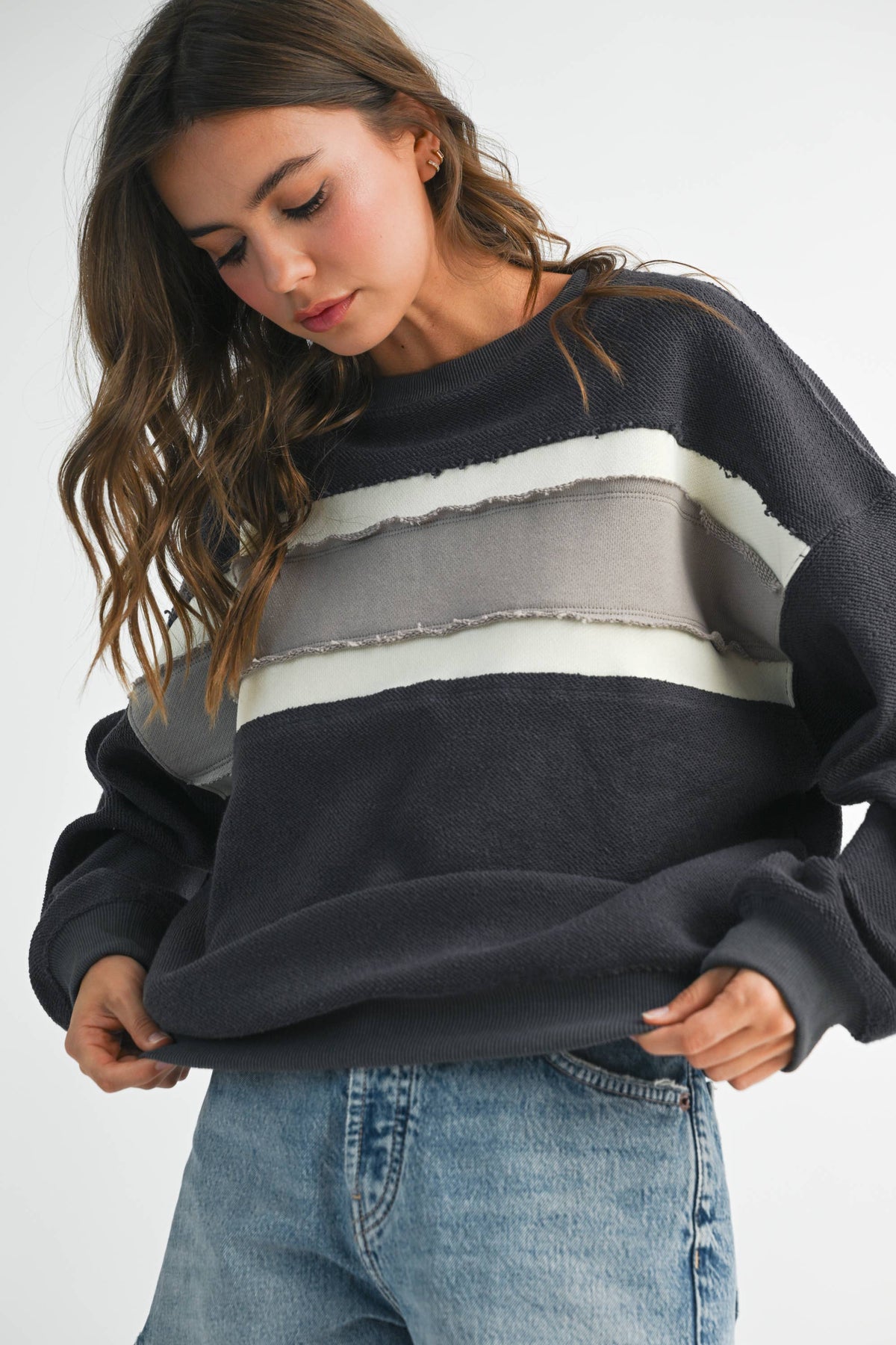 AEMI + CO - 846AD Winnie Sweatshirt: Navy/Ivory/Tan / L / Top