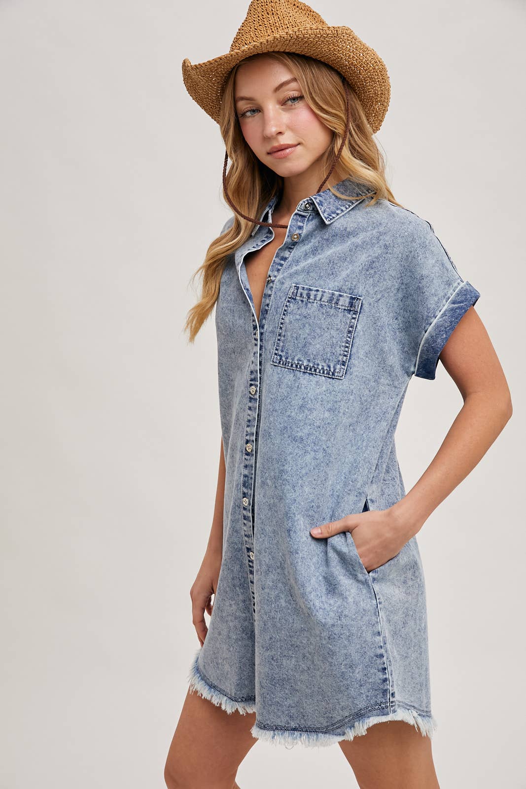 Bluivy - FRAYED HEM DENIM SHIRT DRESS: MED.WASH / M