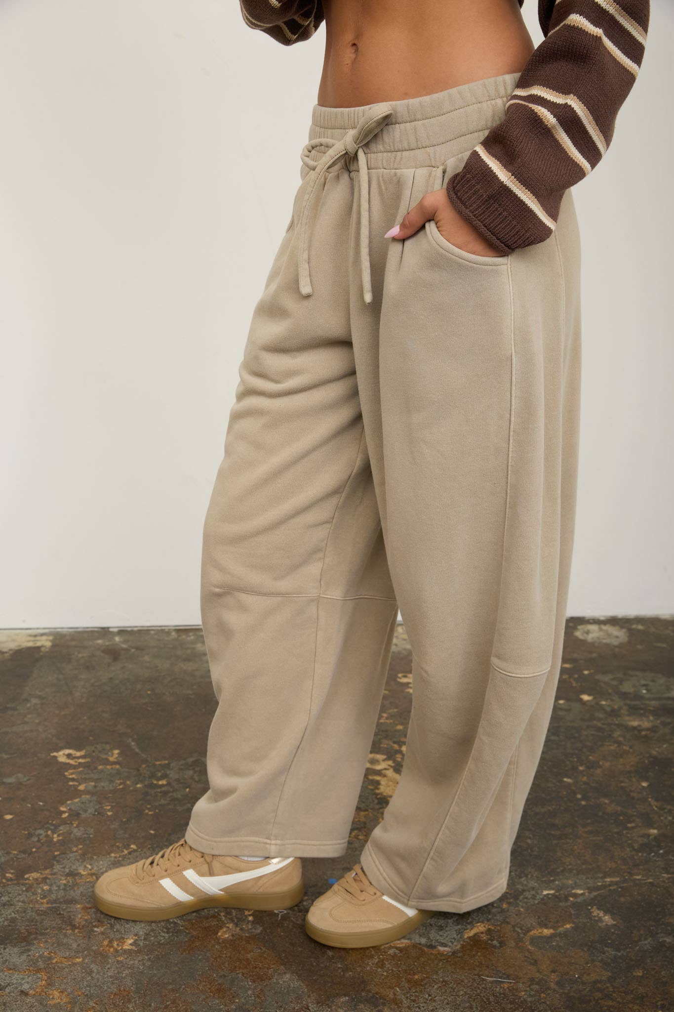 Blu Pepper - SMOCKED WAIST DRAWSTRING BARREL LEG SWEATPANTS: VINTAGE BLUE