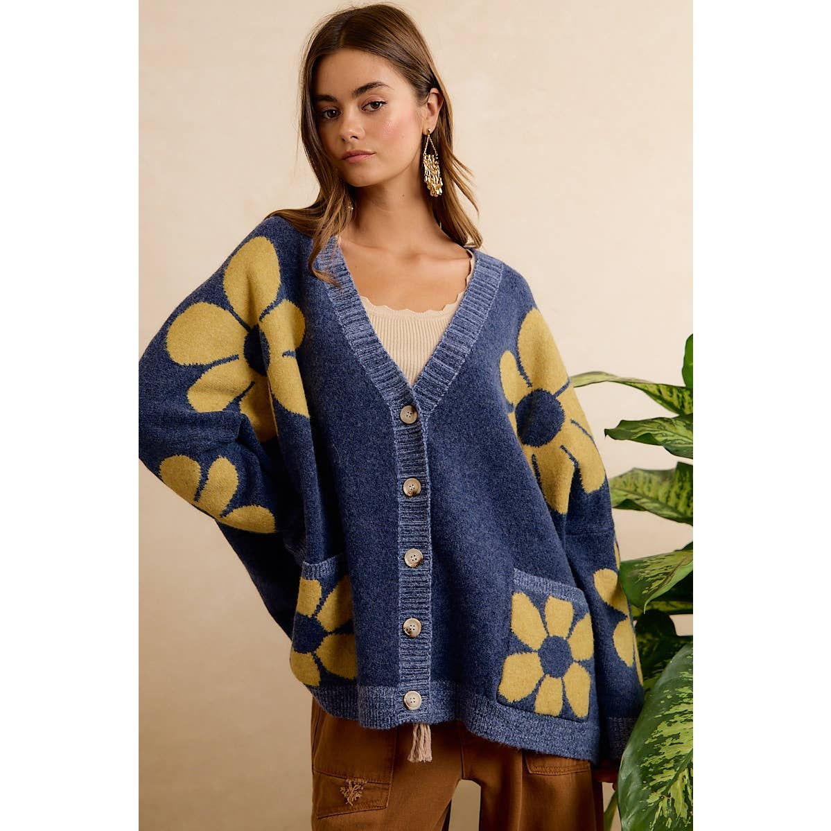 FLOWER PATTERNED OVERSIZED BUTTON CARDIGAN WITH POCKETS: NAVY