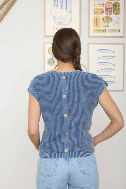 ACID WASHED TAB SLEEVE BACK BUTTON KNIT TOP: LIGHT GREEN + INDIGO