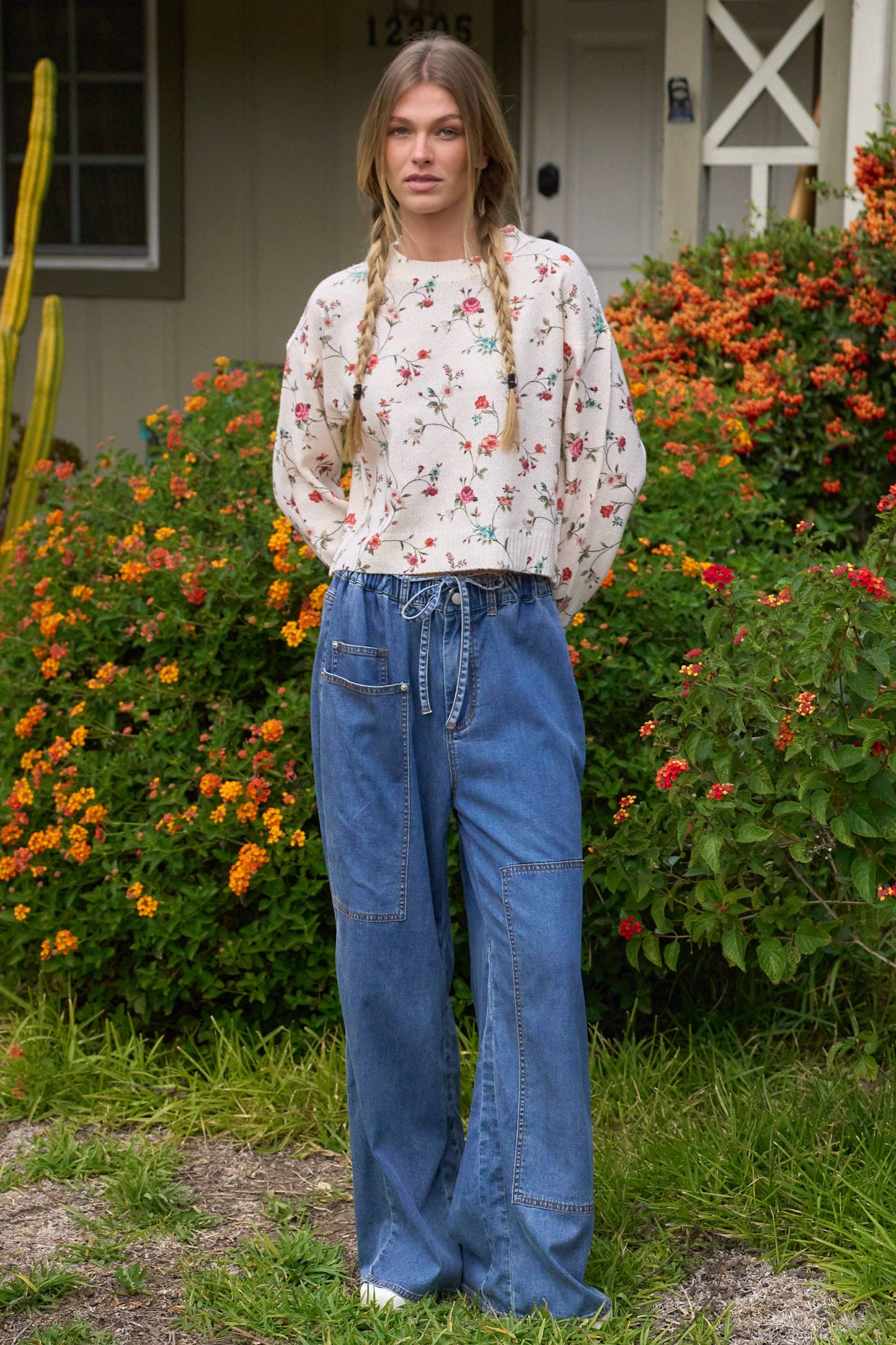 FLORAL LIGHTWEIGHT LONGSLEEVE SWEATER