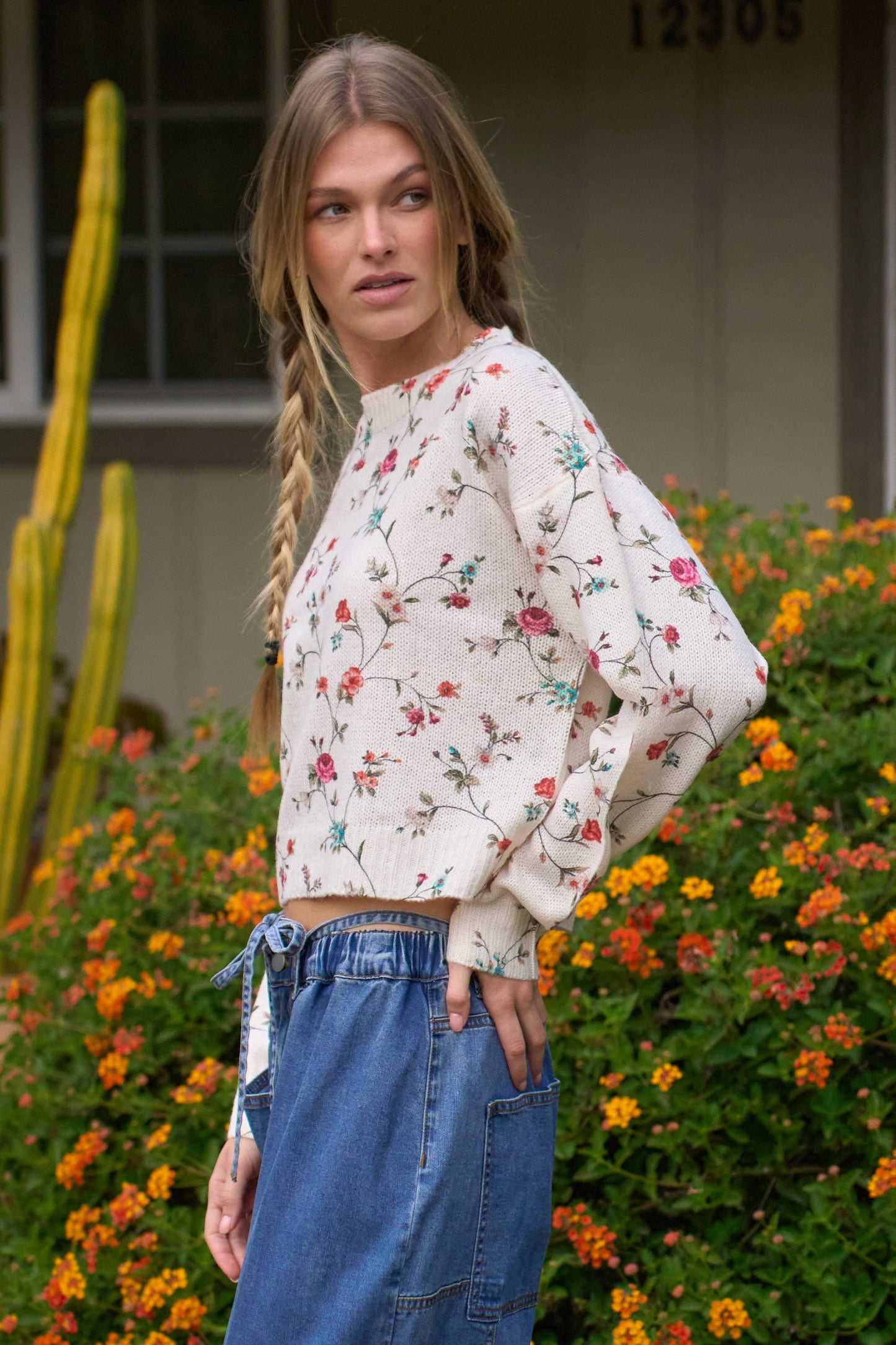 FLORAL LIGHTWEIGHT LONGSLEEVE SWEATER