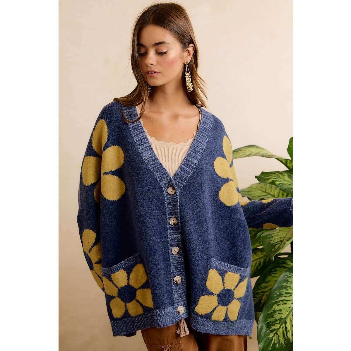 FLOWER PATTERNED OVERSIZED BUTTON CARDIGAN WITH POCKETS: NAVY