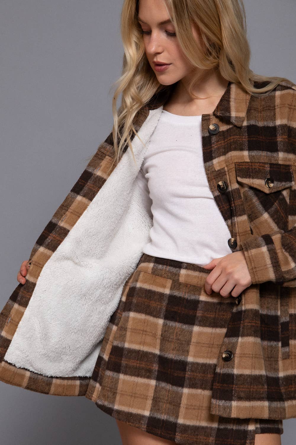 LONG SLEEVE INSIDE FAUX FUR PLAID JACKET