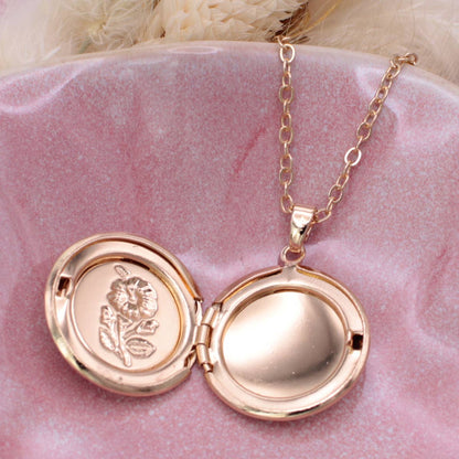 VINTAGE MEMORIES GOLD FLORAL LOCKET NECKLACE