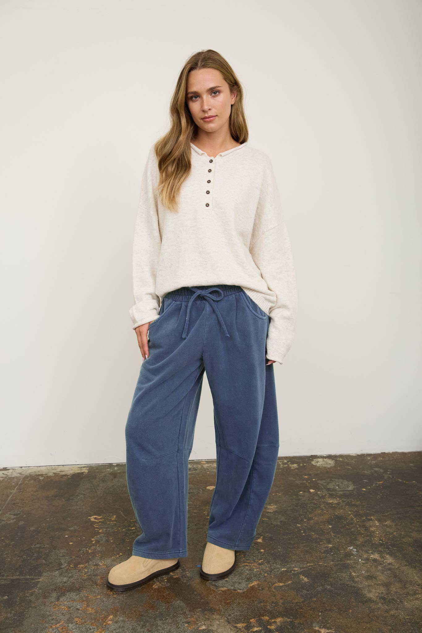 Blu Pepper - SMOCKED WAIST DRAWSTRING BARREL LEG SWEATPANTS: VINTAGE BLUE