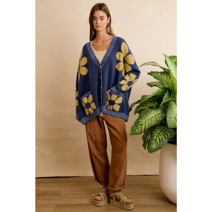 FLOWER PATTERNED OVERSIZED BUTTON CARDIGAN WITH POCKETS: NAVY