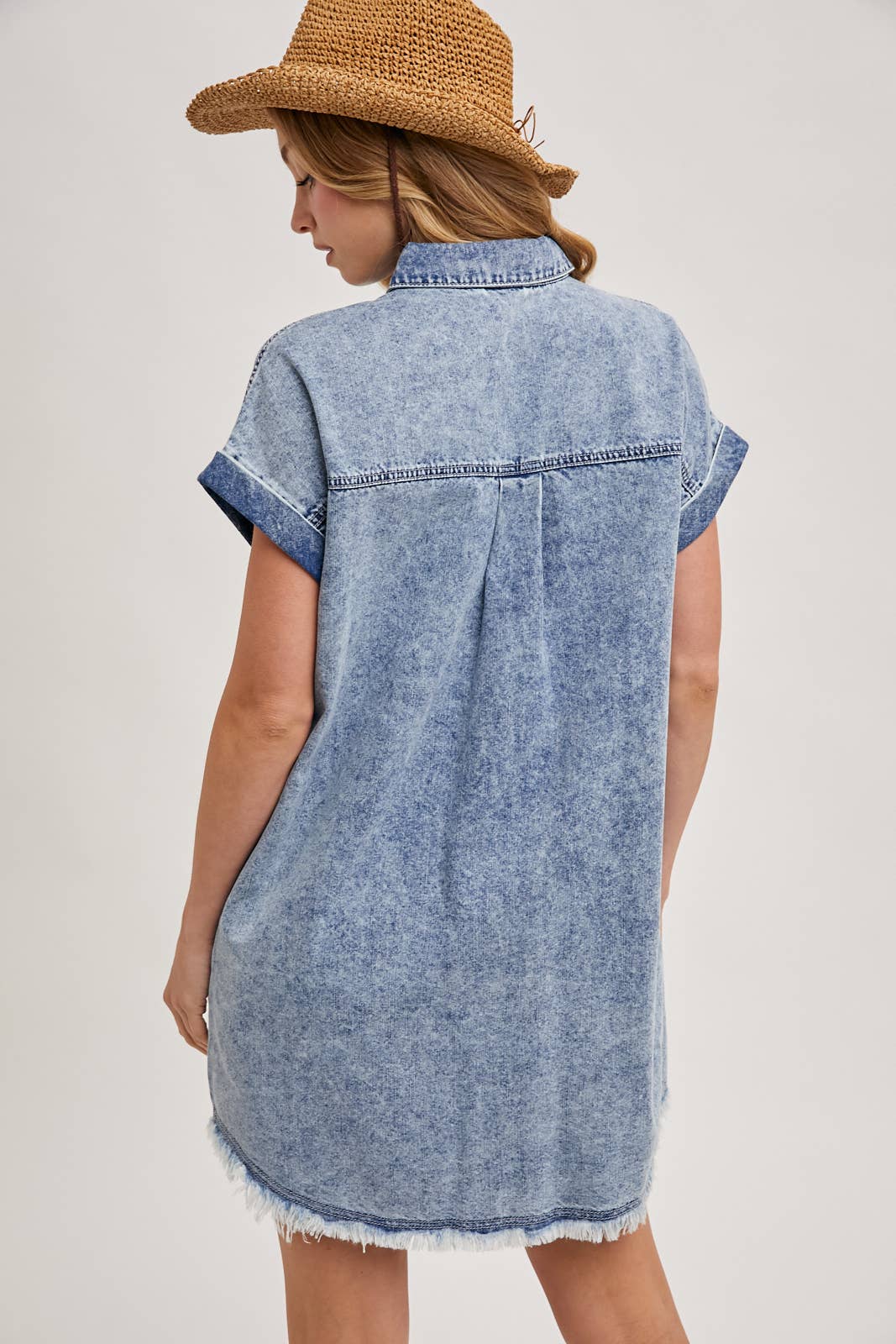 Bluivy - FRAYED HEM DENIM SHIRT DRESS: MED.WASH / M