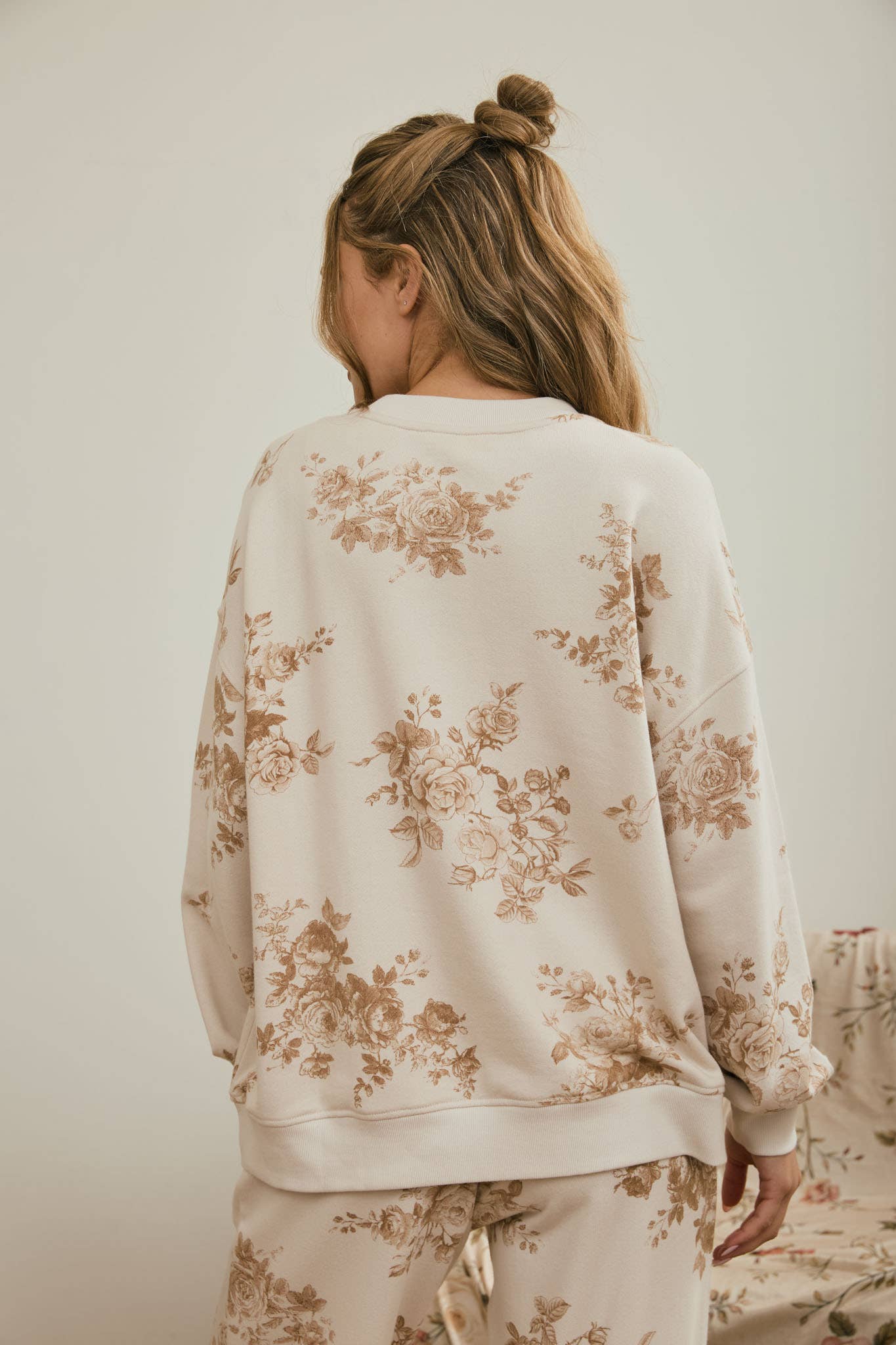 FLORAL TOILE LONG SLEEVE CREW NECK KNIT TOP