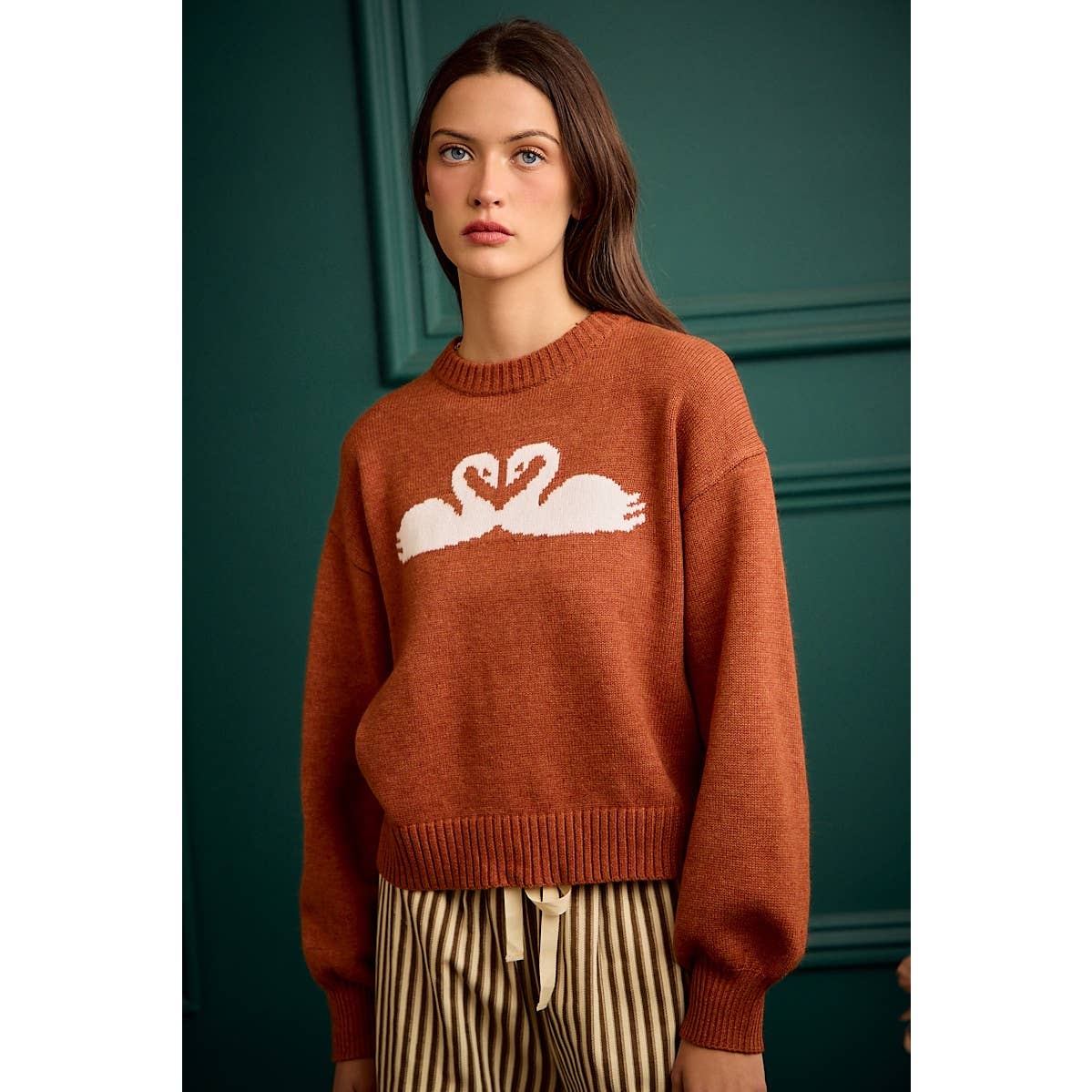SWAN CREW NECK LONG SLEEVE SWEATER TOP