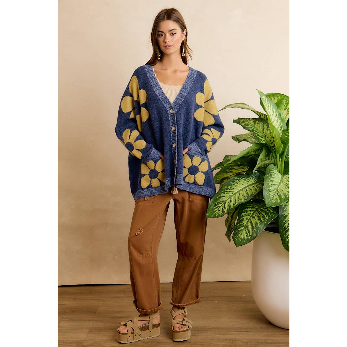 FLOWER PATTERNED OVERSIZED BUTTON CARDIGAN WITH POCKETS: NAVY