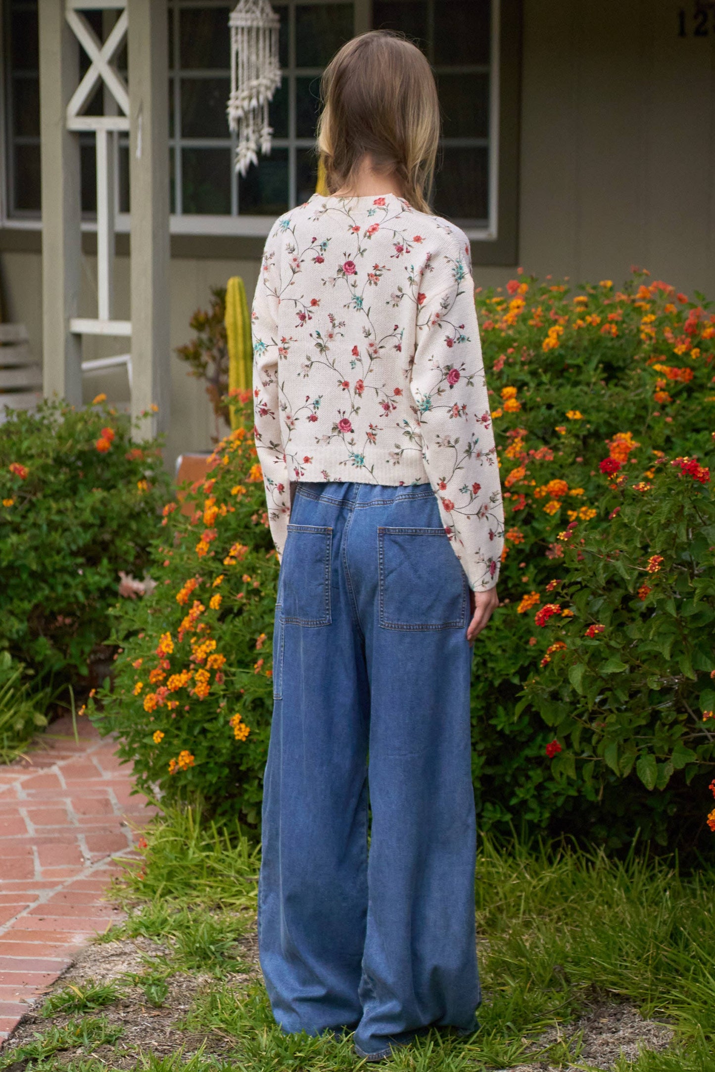 FLORAL LIGHTWEIGHT LONGSLEEVE SWEATER