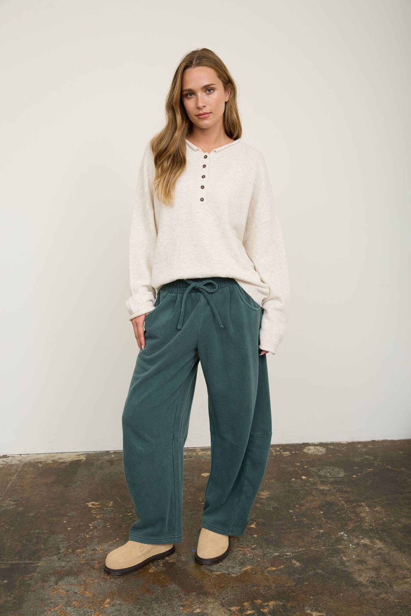 Blu Pepper - SMOCKED WAIST DRAWSTRING BARREL LEG SWEATPANTS: VINTAGE BLUE