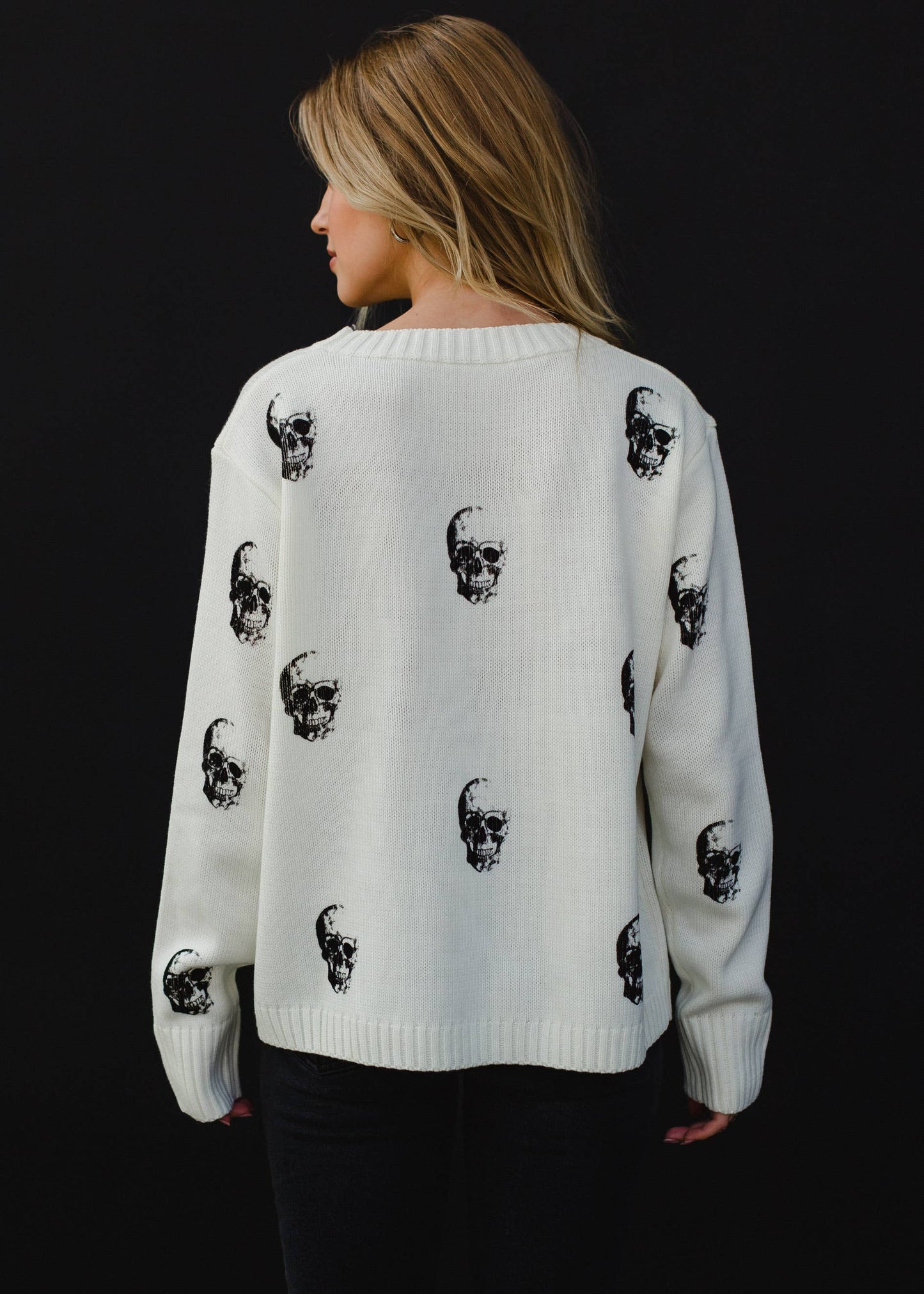 CREAM SKULL SWEATER