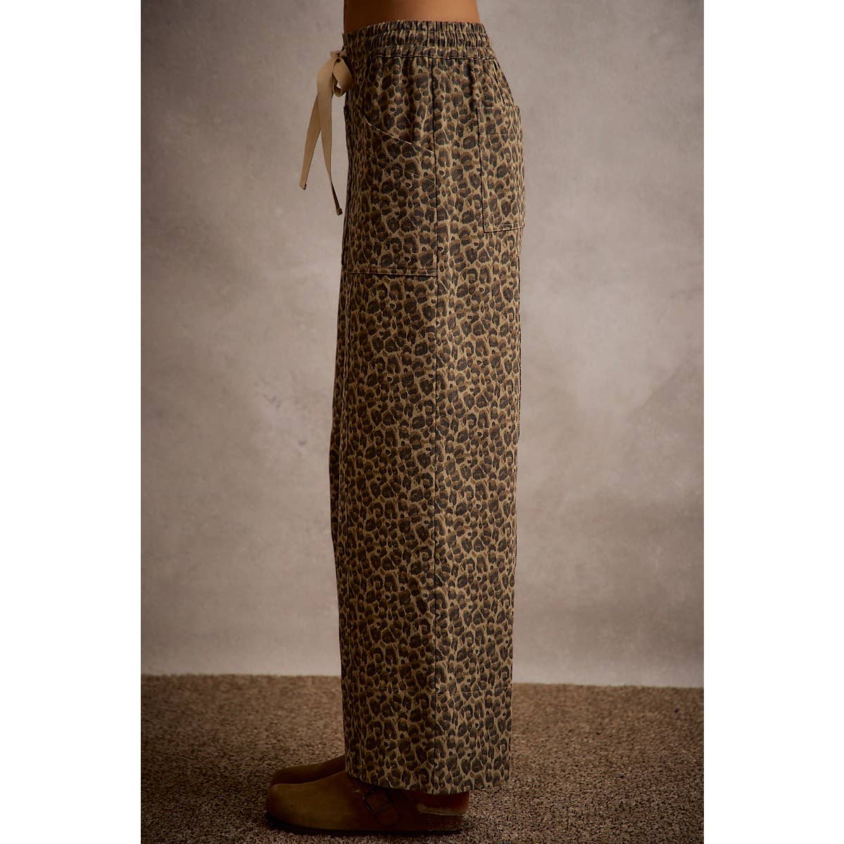 LEOPARD ELASTICIZED WAIST WIDE PANTS