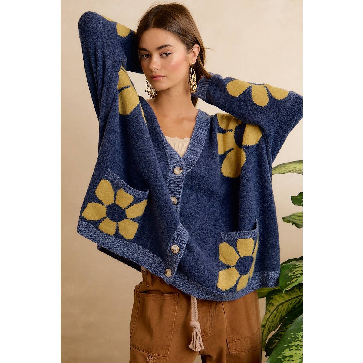 FLOWER PATTERNED OVERSIZED BUTTON CARDIGAN WITH POCKETS: NAVY