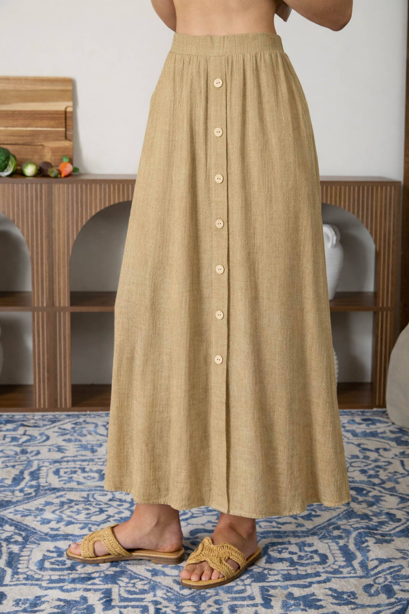 TEXTURED FRONT BUTTON DETAIL MIDI SKIRT