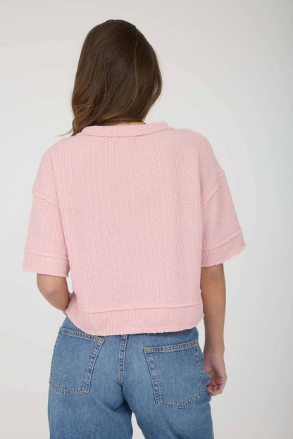 RAW EDGE HENLEY SHORT SLEEVE WAFFLE KNIT TOP : PINK