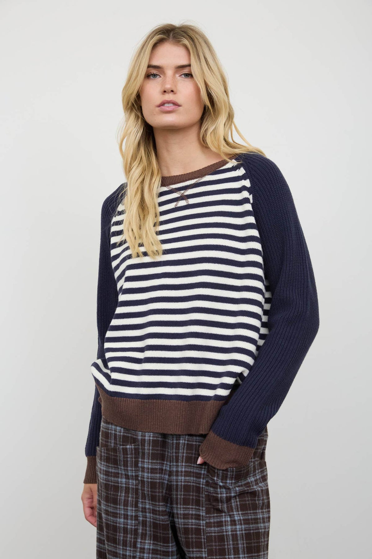 Blu Pepper - STRIPED COLORBLOCK RAGLAN LONG SLEEVE CREW SWEATER: NAVY