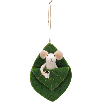MOUSE IN LEAF BED CRITTTER ORNAMENT
