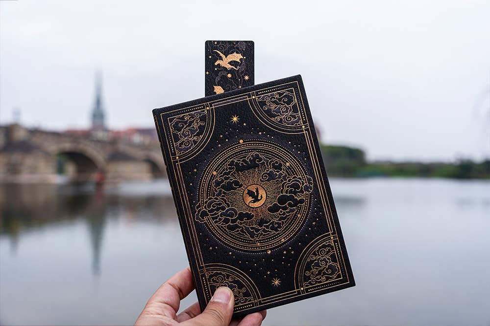 Chronicle Books - Paperblanks Shadows of Navarre Hardcover (Fourth Wing): Midi / Lined