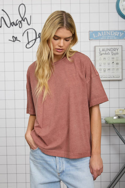 WASHED EXPOSED SEAM RELAXED KNIT T-SHIRT: TERRACOTTA