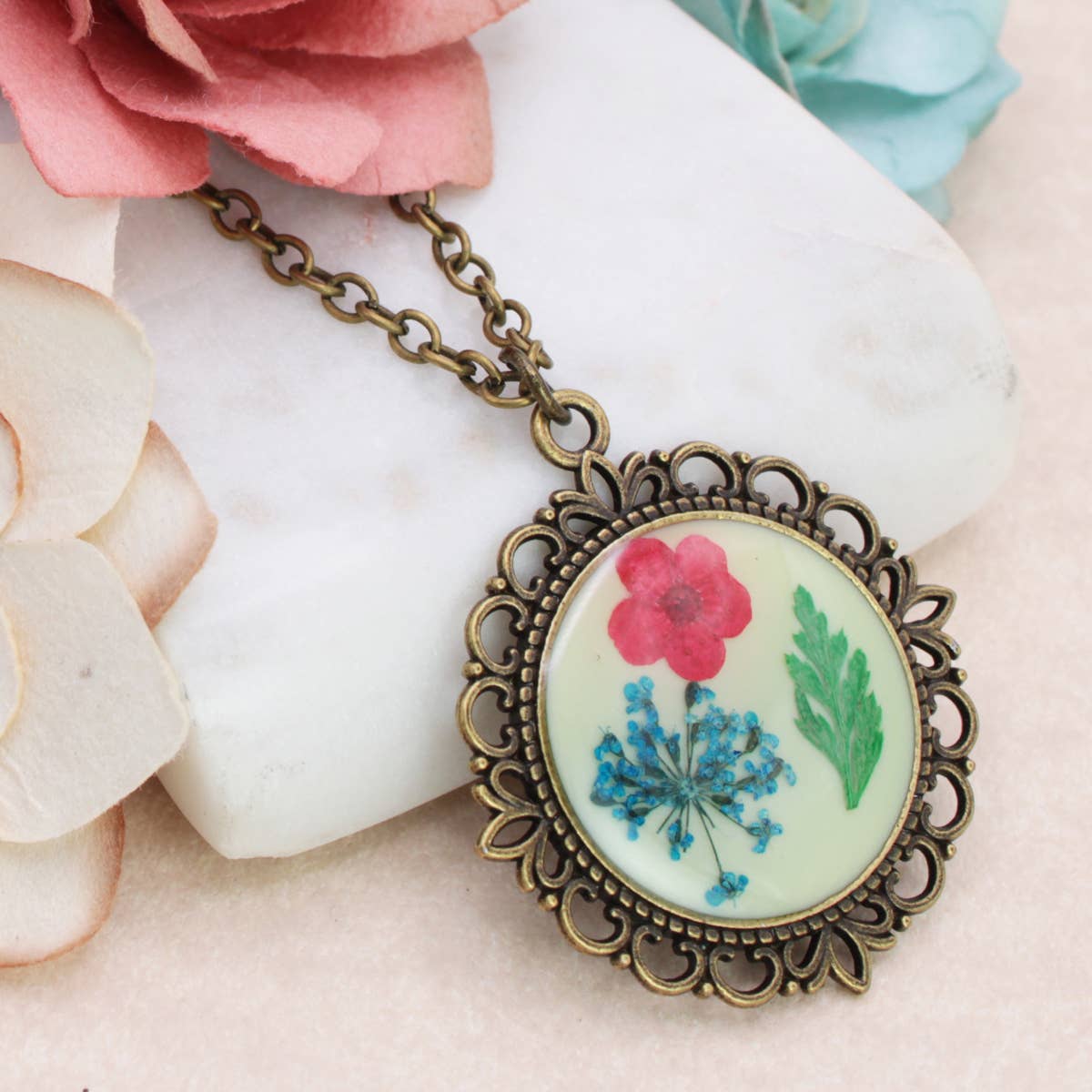 ZAD - Antique Gold Dried Flower White Cameo Necklace