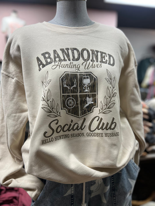 ABANDONED HUNTING WIVES CREW